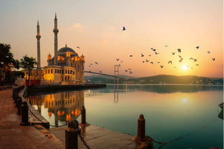 İstanbul Boğazı'nın İncisi Ortaköy Camii'nin Tarihi