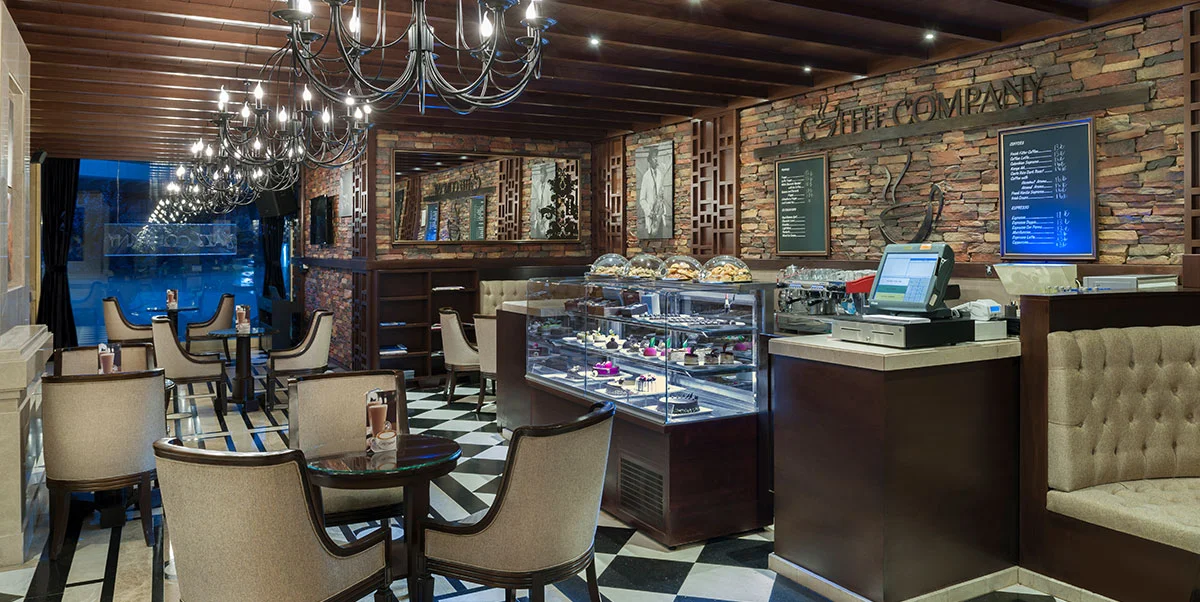 Restaurant & Bar