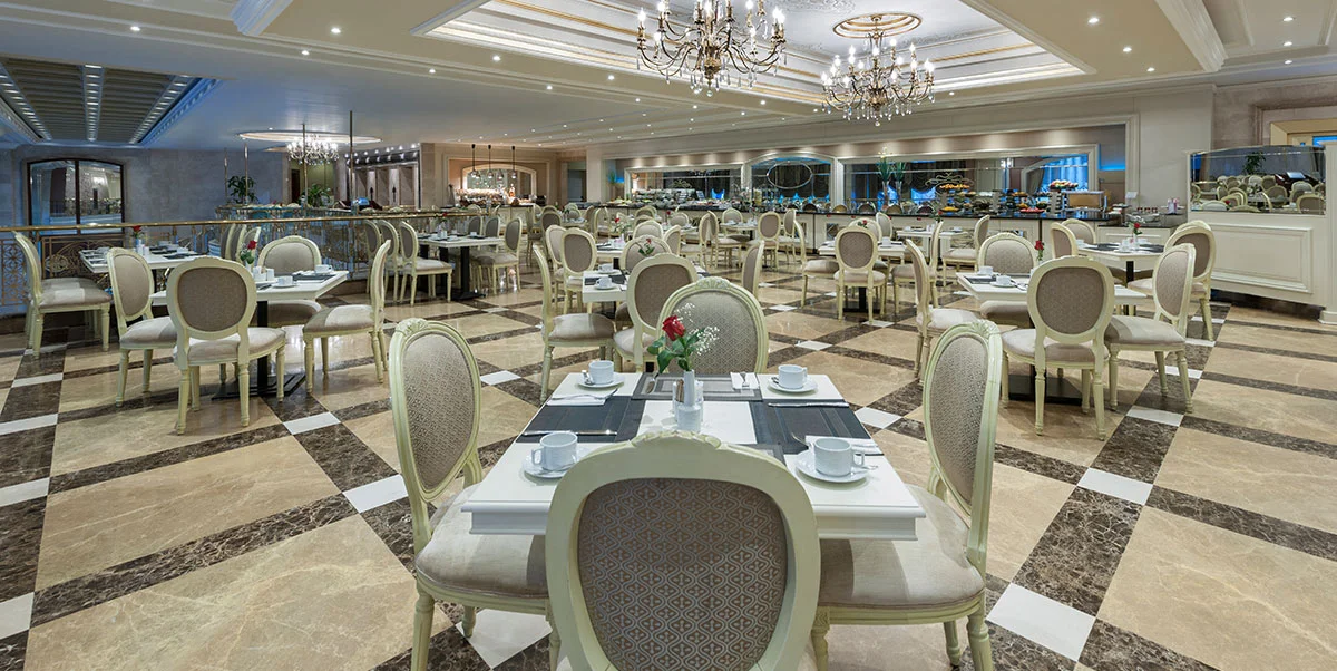 Restaurant & Bar