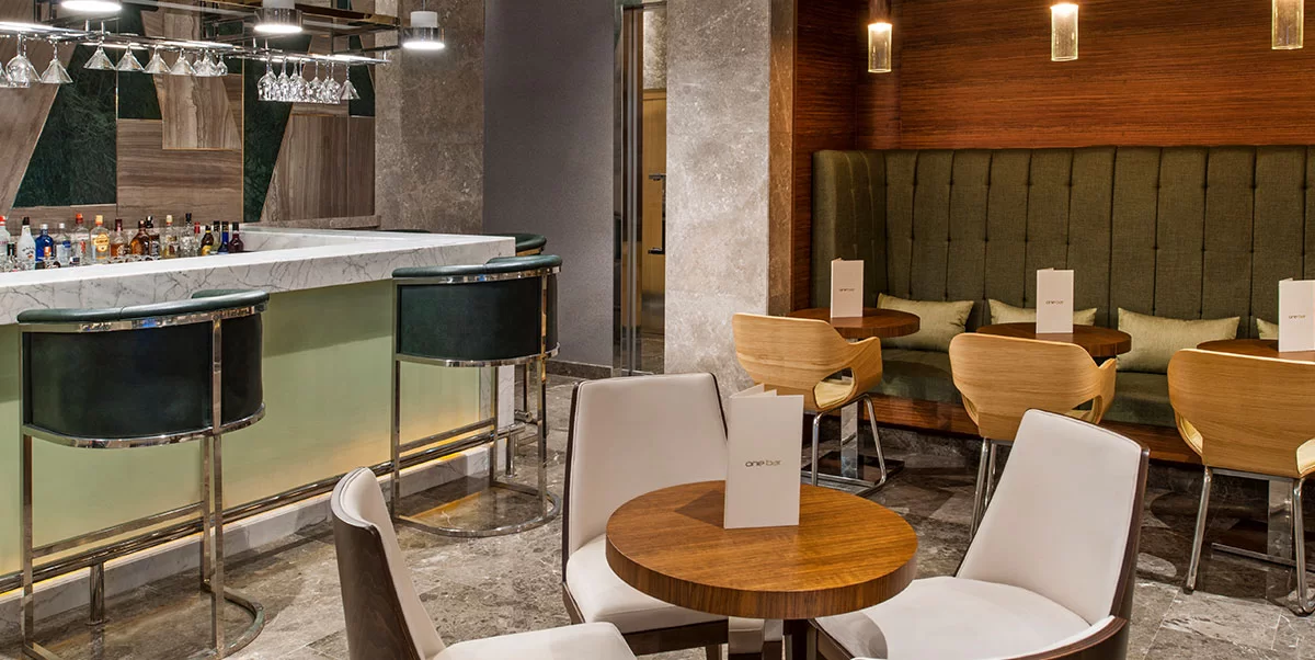 RESTAURANTS & BAR