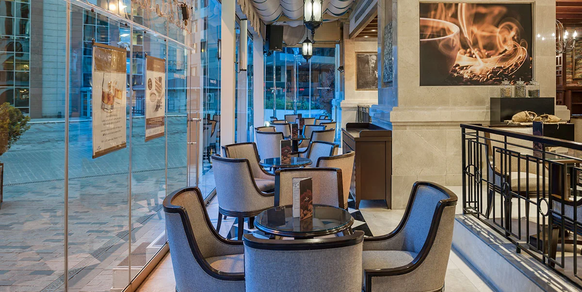 Restaurant & Bar