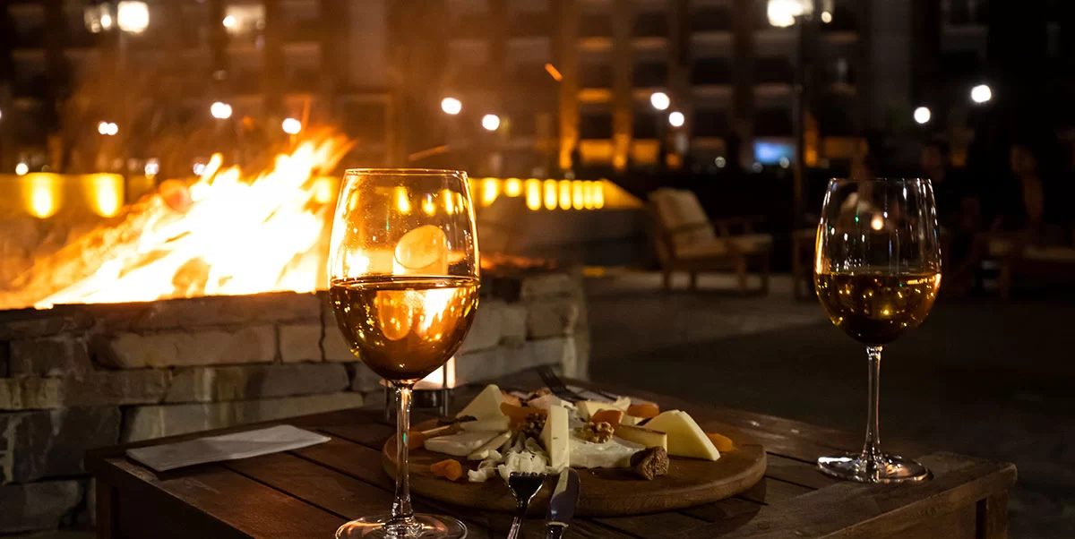 Restaurants & Bar
