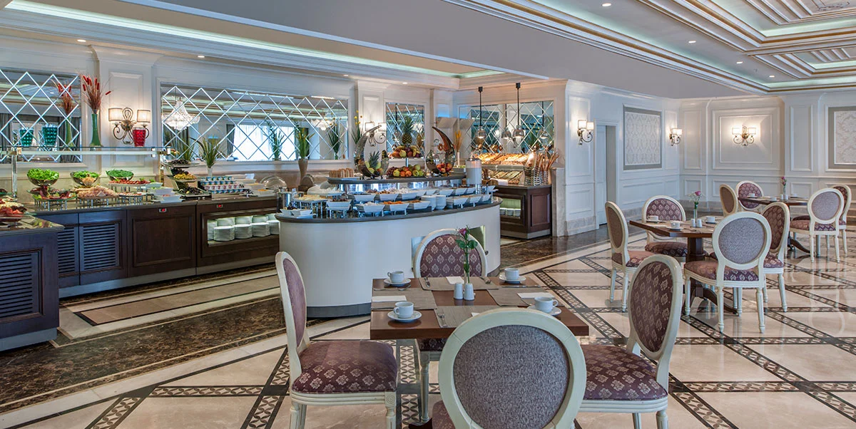 Restaurant & Bar