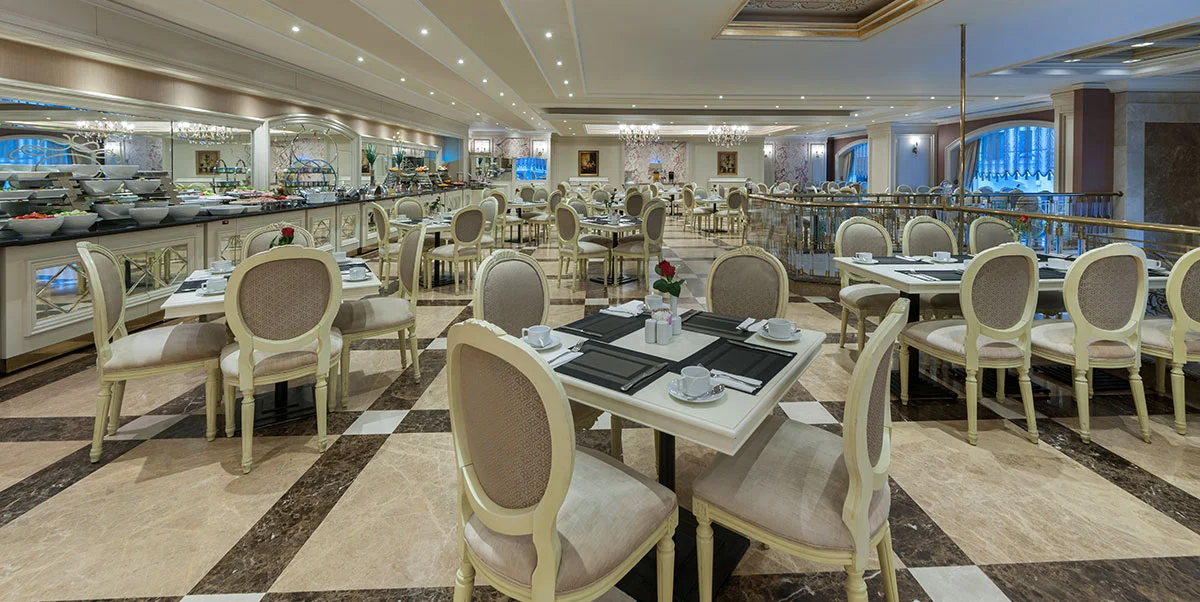 Restaurant & Bar