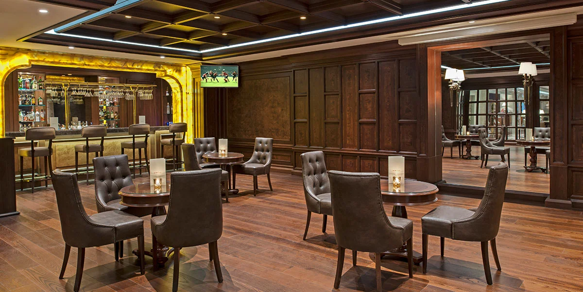 Restaurant & Bar