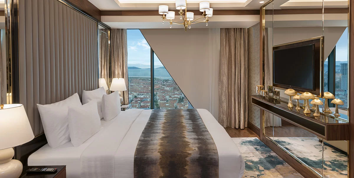 PRESIDENTAL SUITE WITH KING SIZE BED, SEA VIEW