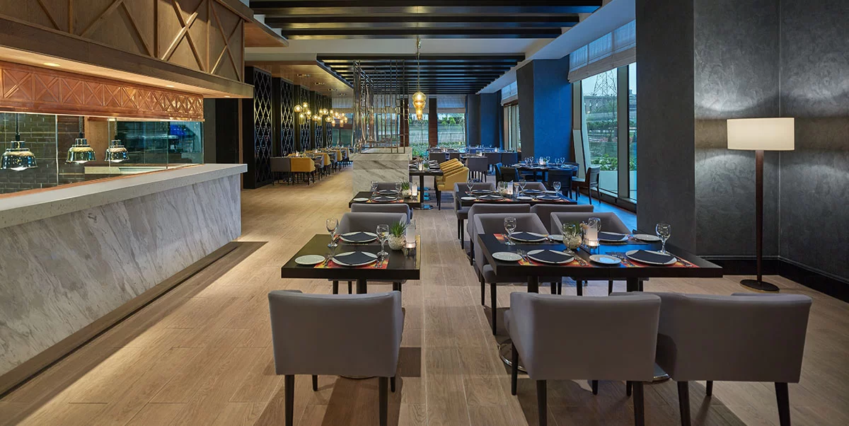 Restaurants & Bar