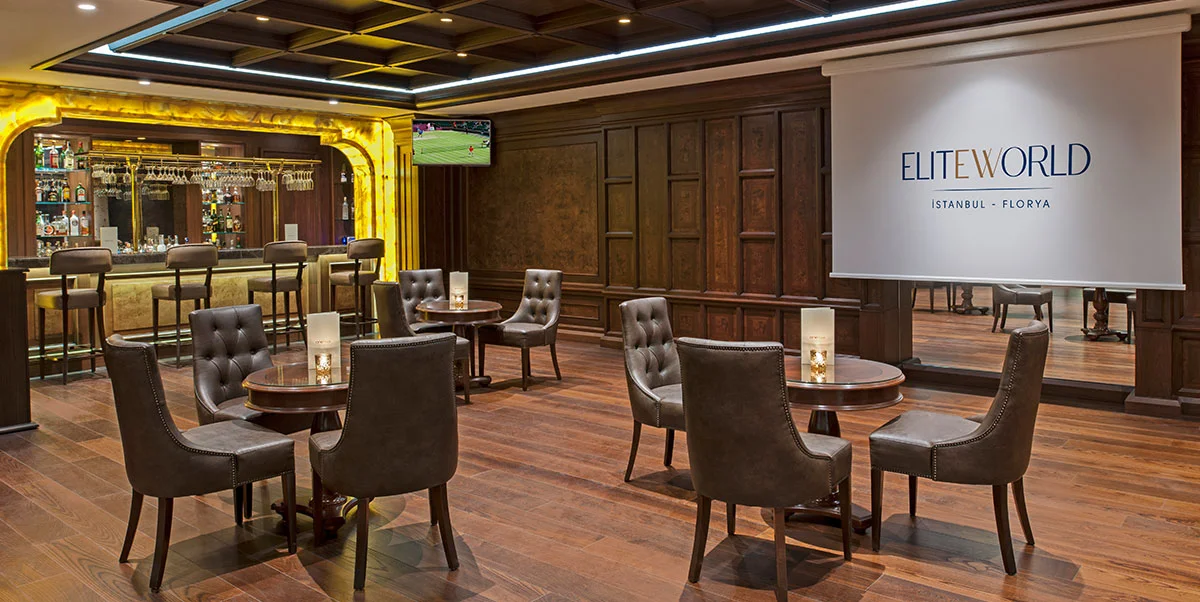 Restaurant & Bar