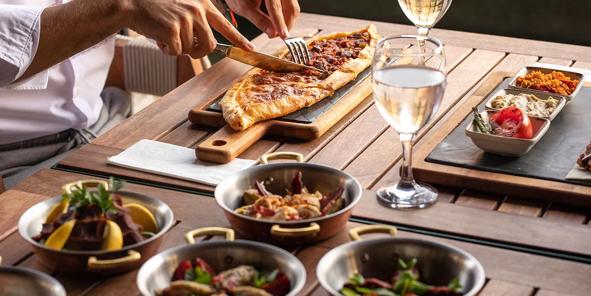 Restaurants & Bar