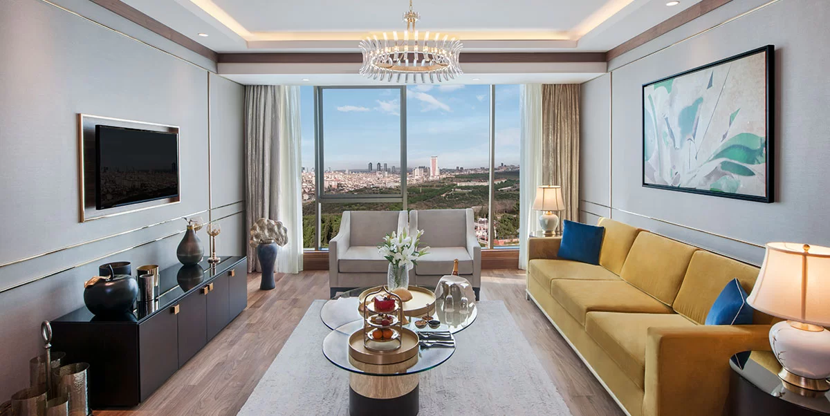 SUITE WITH KING SIZE BED