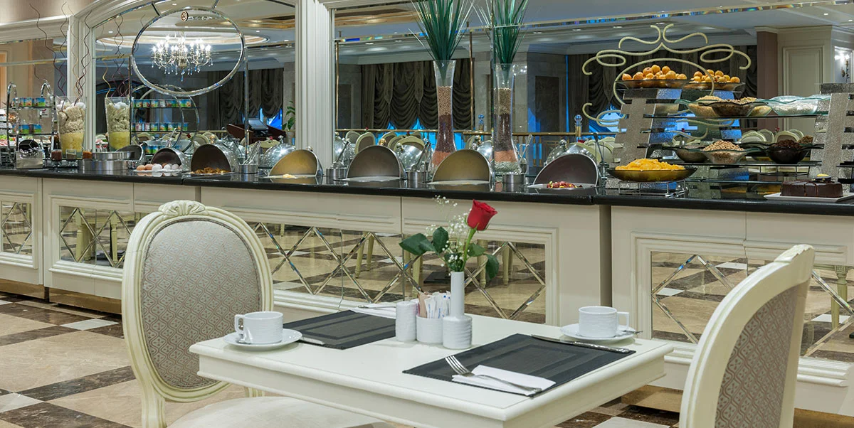 Restaurant & Bar