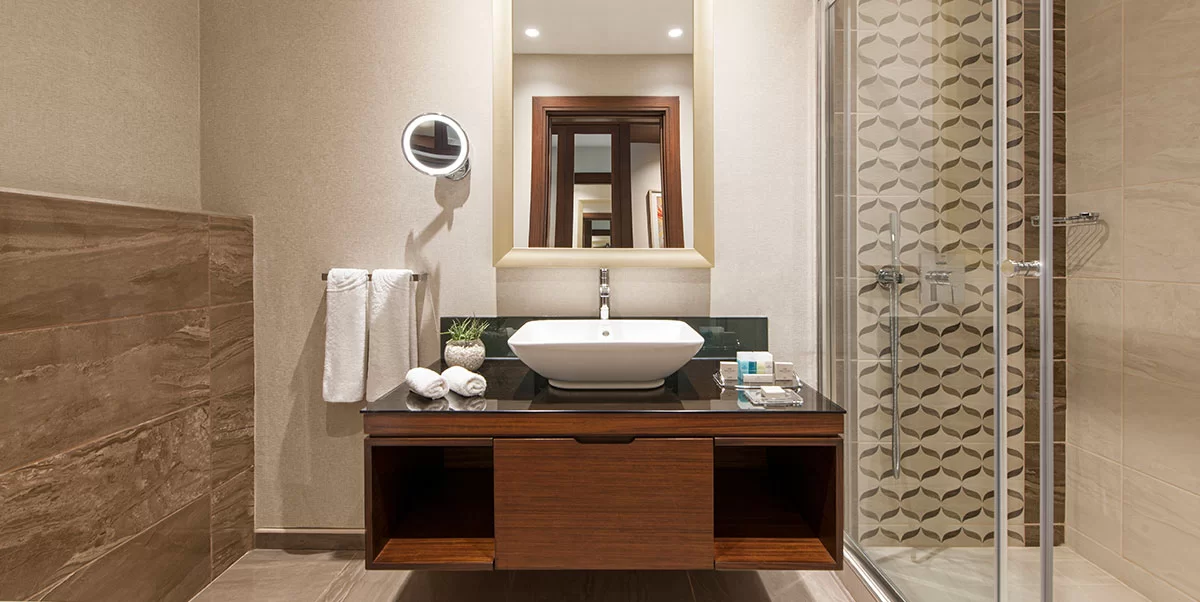 DELUXE ROOM WITH 2 SINGLE BEDS
