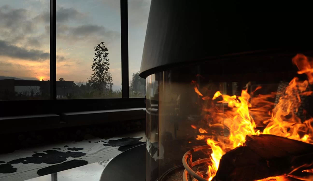 FIREPLACE BAR