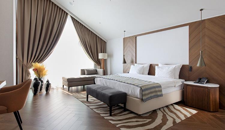 PENTHOUSE SUITE WITH KING SIZE BED