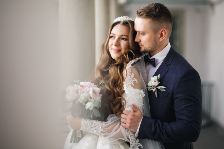 2025 YAZ SEZONU EN TREND GELİN VE DAMAT SAÇ MODELLERİ