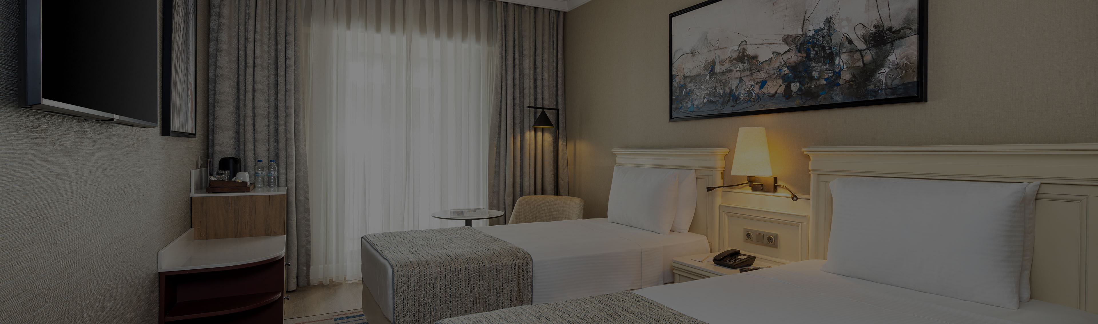 TRENDY ODA, 2 ADET TEK KİŞİLİK YATAKLI, BALKONLU