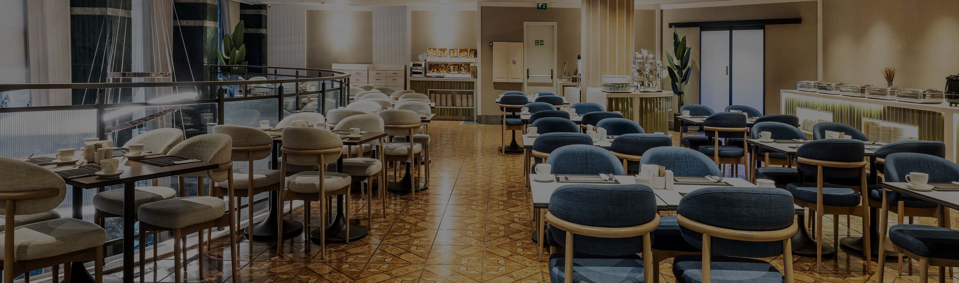 Restaurant & Bar