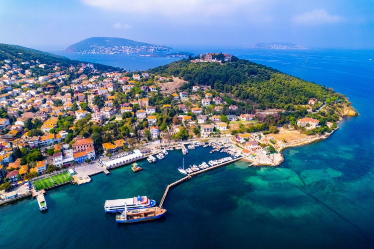 HAFTA SONU BİR GÜNLÜK KAÇAMAK OLARAK HEYBELİADA