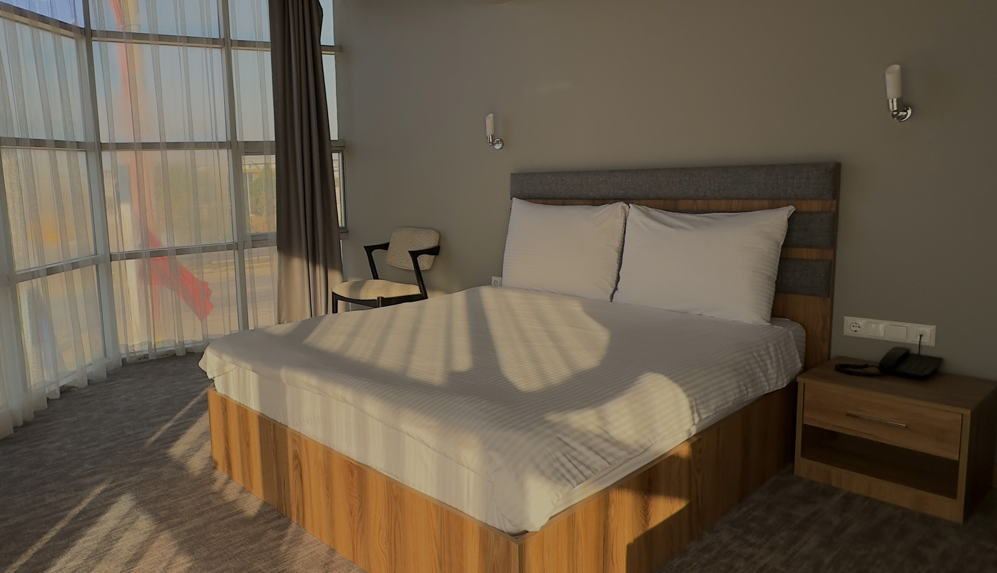 SUPERIOR ROOM WITH QUEEN SIZE BED