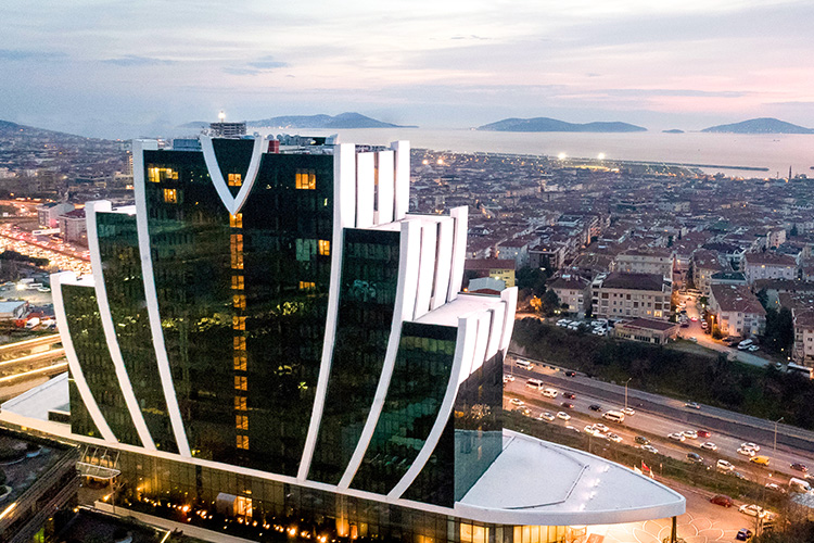 Elektrikli Araç Şarj Noktası Olan Oteller