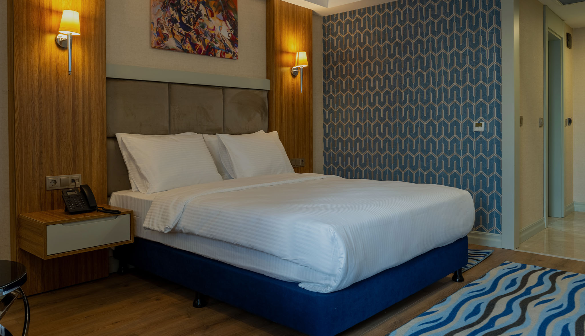 SUPERIOR ROOM WITH QUEEN SIZE BED