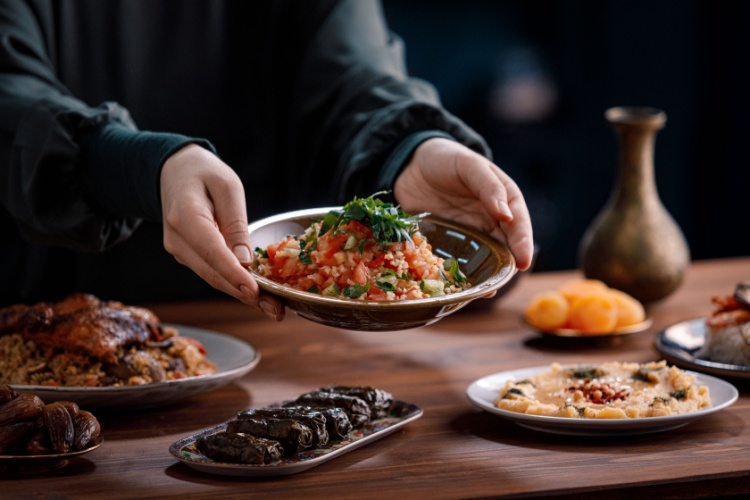 RAMAZAN’A ÖZEL BESLENME VE EGZERSİZ ÖNERİLERİ