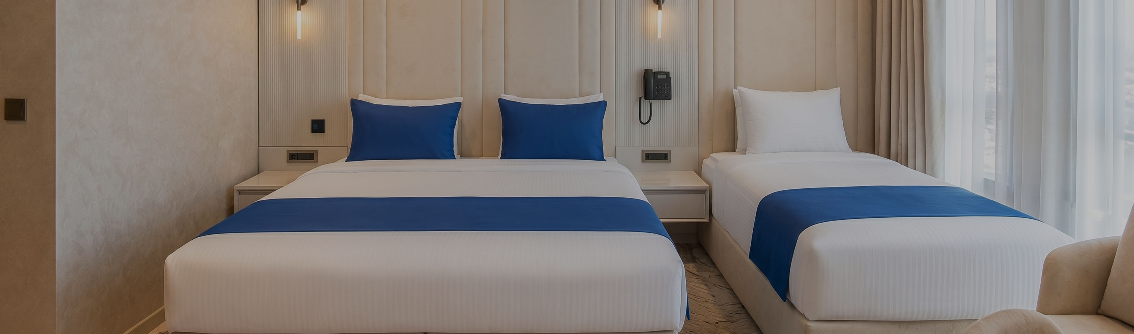 TRENDY ROOM – KING BED & SINGLE BED