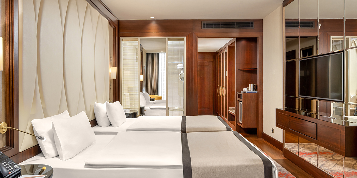 PREMIUM ROOM WITH 2 SINGLE BEDS