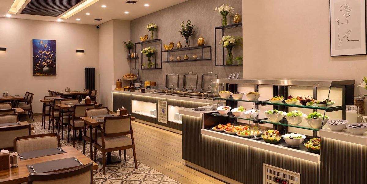RESTAURANTS & BAR