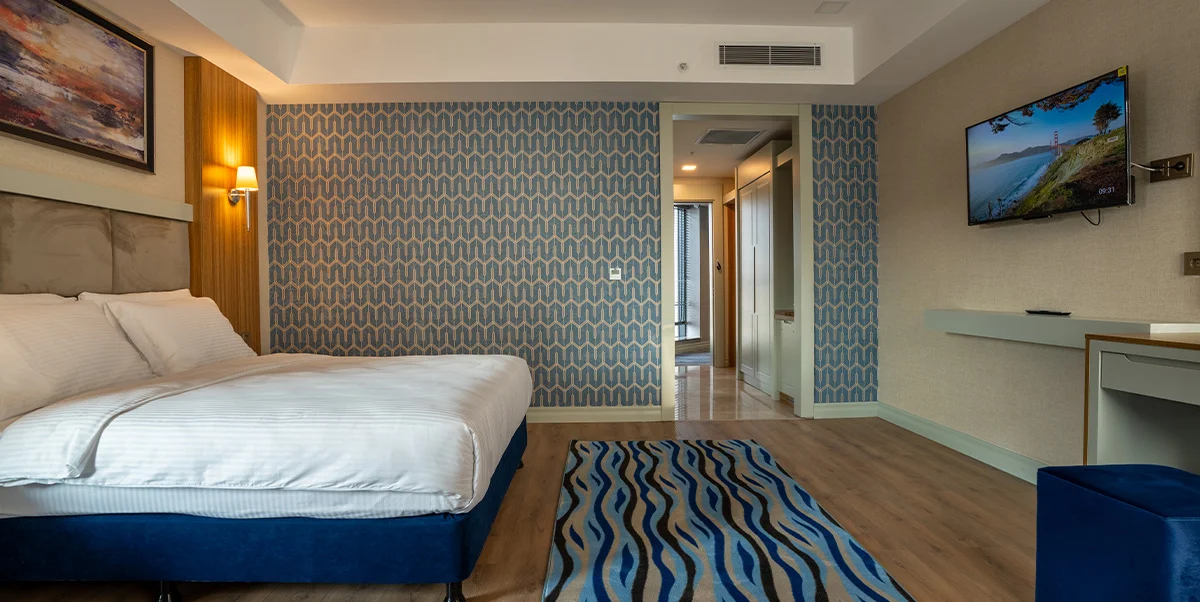 PREMIUM ROOM WITH QUEEN SIZE BED