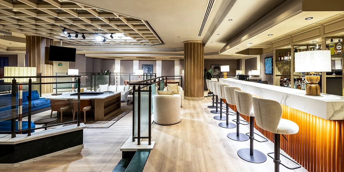 LOBBY BAR