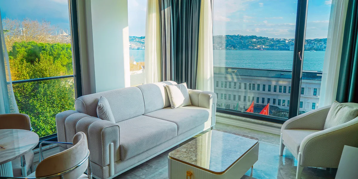 JUNIOR SUITE WITH KING SIZE BED, SEA VIEW