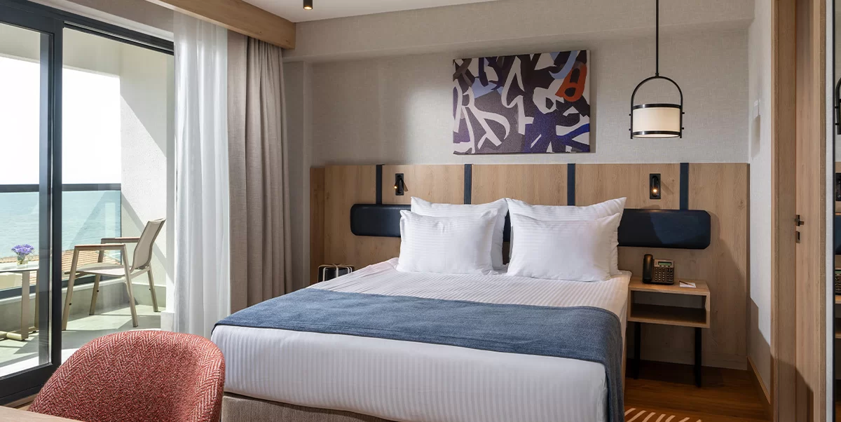 SUITE WITH QUEEN SIZE BED, SEA VIEW