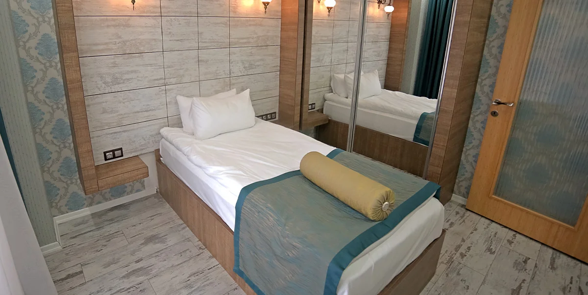 SUITE ROOM WITH 1 KING SIZE BED + 1 SINGLE BED