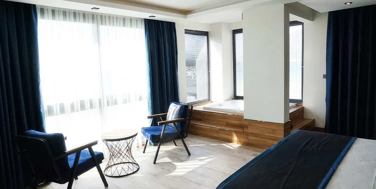 DELUXE ROOM WITH KING SIZE BED, SEA VIEW