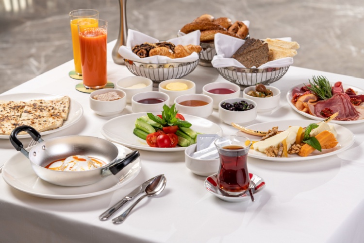 Baharın Keyfini Çıkaracağınız Şık ve Lezzetli Kahvaltı Alternatifleri