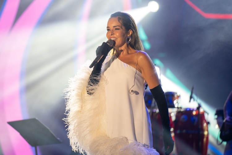 Bengü'yle Romantik Şarkılarla Dolu Bir Müzik Ziyafeti