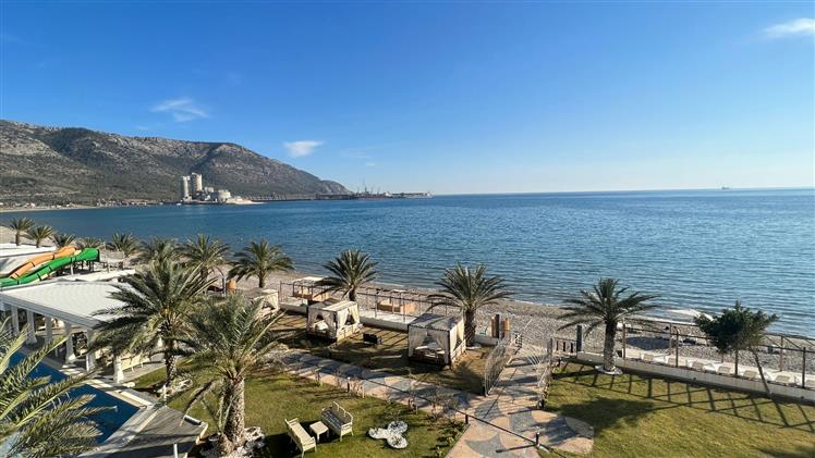 For Breaks Close to the Water: Elite World Hotels & Resorts