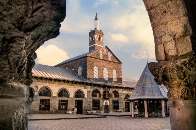 Ulu Cami dış görünüm