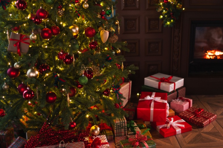 Christmas tree and gift giving