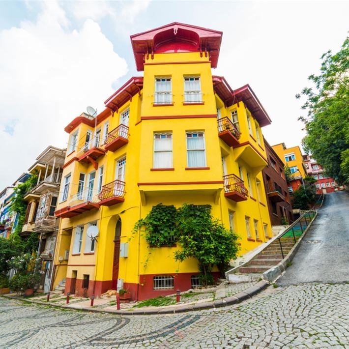 BİLMEYENLER VE YENİ KEŞFEDECEKLER İÇİN KUZGUNCUK REHBERİ