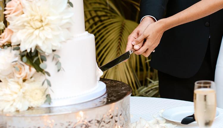 Düğün Pastası ve Şampanya Servisi